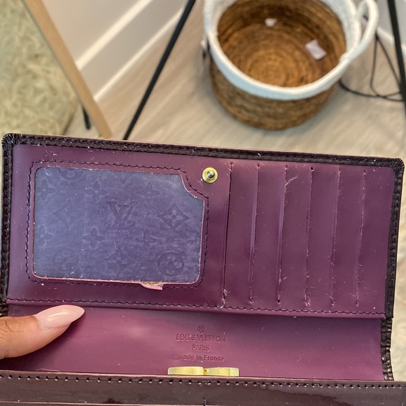 LOUIS Vuitton Vernis Shiny Purple Wallet - Picture 3 of 6